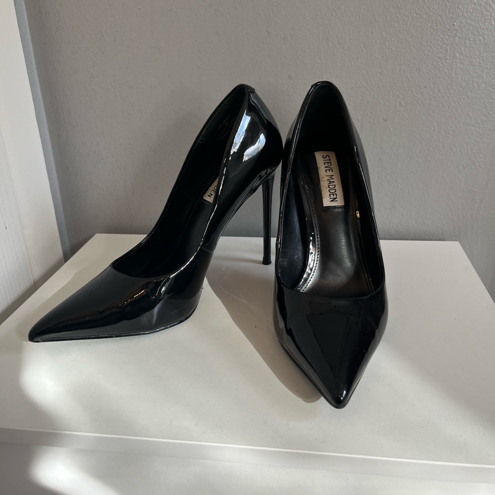 Steve Madden Vida Pointed-Toe Pumps - Black Box Patent - 7M